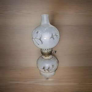1930s VINTAGE GONE WITH THE WIND  HURRICANE LAMP- White Frosted Tested 15in